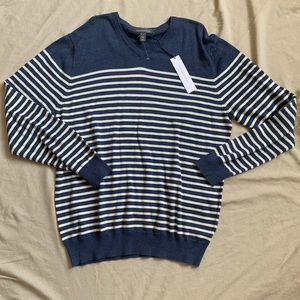 Men’s V-Neck Sweater